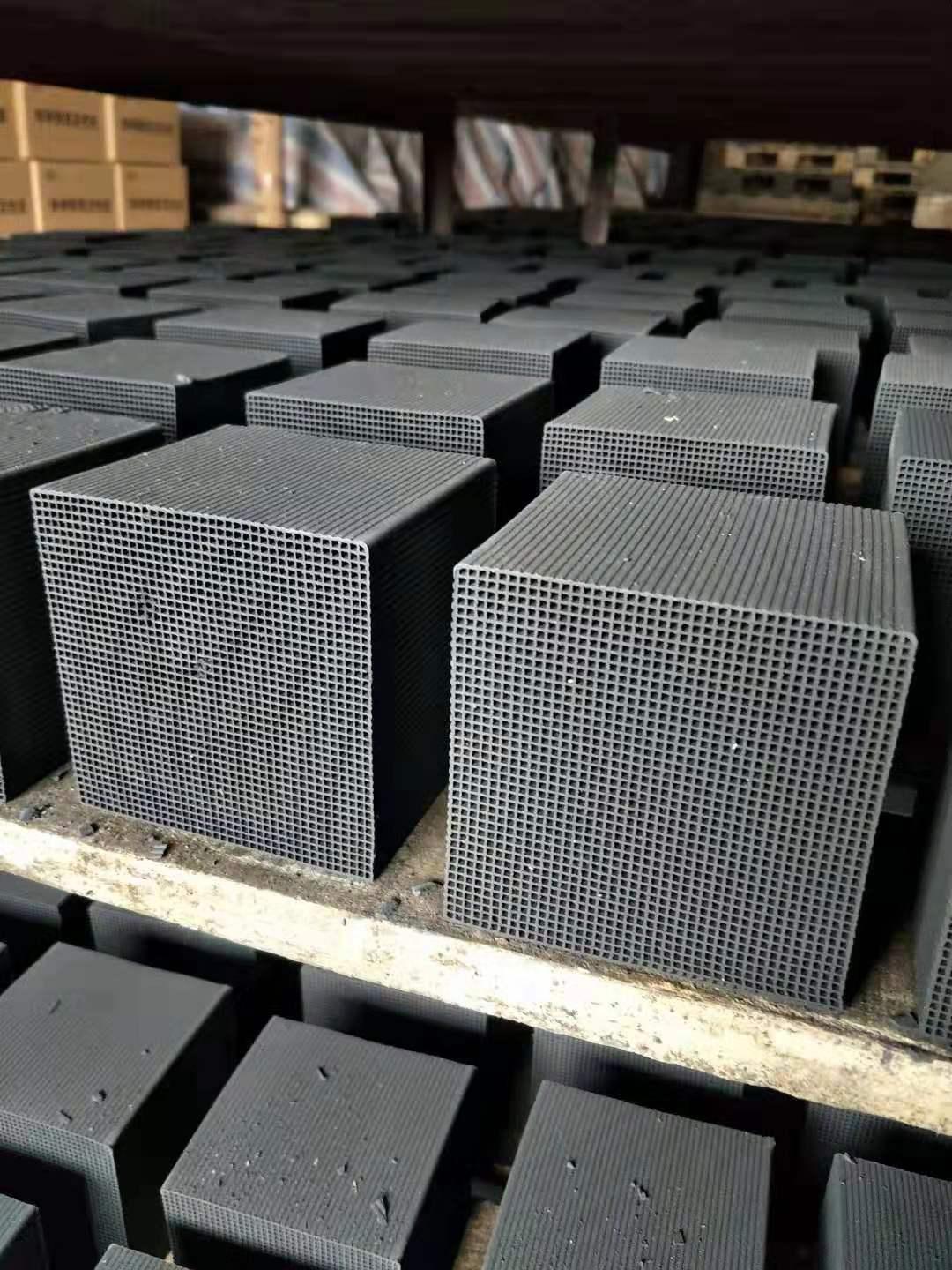 蜂窩<a href='http://www.jianxianggongyi.cn/hxt/' target='_blank'><u>活性炭生產廠家</u></a>